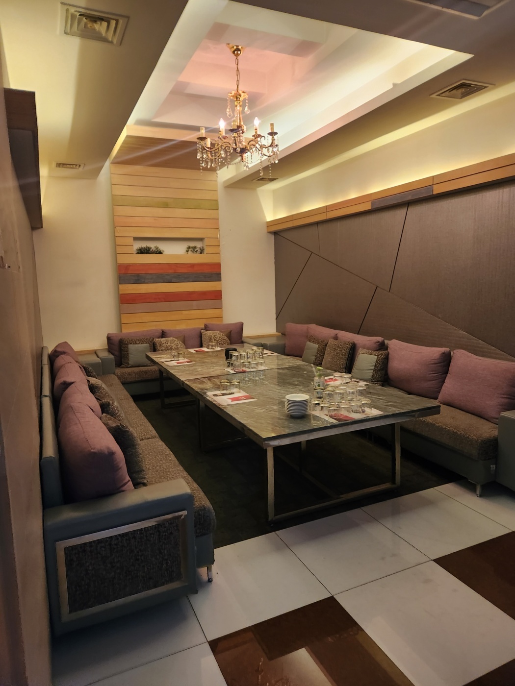 강남쩜오 임팩트 룸 인테리어 1